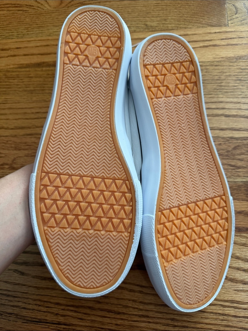 NWT A NEW DAY Slip-On Canvas Sneakers in White SIZE 9 - Picture 3 of 3